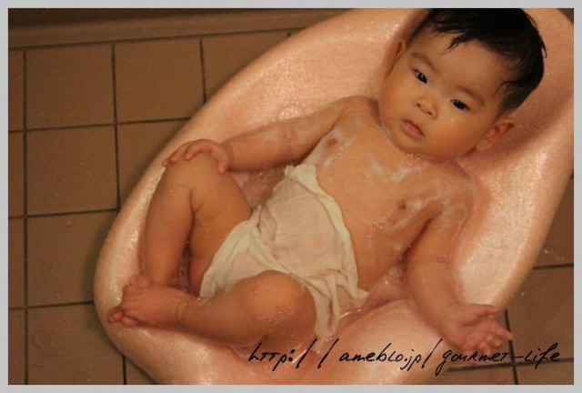 口コミ：赤ちゃんとお風呂に入る時の悩みを解消：リッチェル「ひんやりしない おふろマットR」の画像（5枚目）