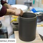 #Repost @cleansui_knows with @repostapp・・・加藤さんはじめ信楽の人々の意欲が見せる信楽焼の新しいかたちに、クリンスイの意欲も込める。そうやって誕生した信…のInstagram画像