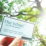The White ザ ホワイト天気が良い休日の午後に散歩(^ ^)出かける際には紫外線対策が欠かせない季節になってきましたね。日焼止めを塗っているつもりでも、どうしても隙間ってできてしま…のInstagram画像