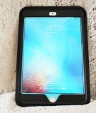 「タブレットケース『Finon(フィノン)ハンドストラップ+スタンドケース』iPad」の画像