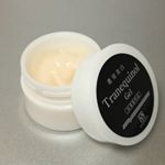 薬用有効成分W配合の薬用美白オールインワンジェル肌なじみはゆっくりめですがみずみずしいジェルがしっかりと潤いを与えてくれるのでしっとりスベスベなのが◎美白と潤いの両方をかなえてくれるオ…のInstagram画像