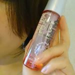 オーガニックBBヘアオイルはフローラルムスクの香りがフワ～っとするツヤ髪になれます！ベタつかずに、髪のハネやパサつきの広がりを防いでくれます🎵プチプラで、持ち歩きしやすいサイズが嬉…のInstagram画像