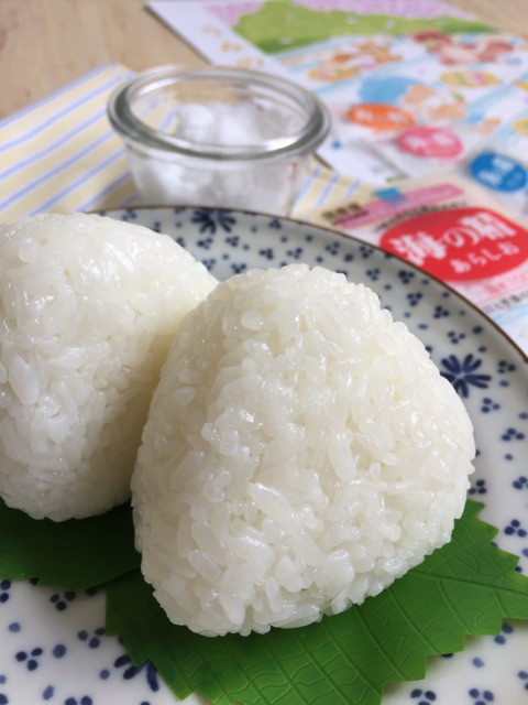 口コミ：海水100% 海の精 あらしお で 「塩むすび」の画像（1枚目）