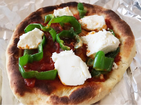 口コミ：
  トマトソースで簡単ピザ@ポポラマーマ、もりもり育つパクチー
の画像（1枚目）