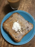 口コミ記事「朝ごはんはカカオニブ＆クルミのパン」の画像