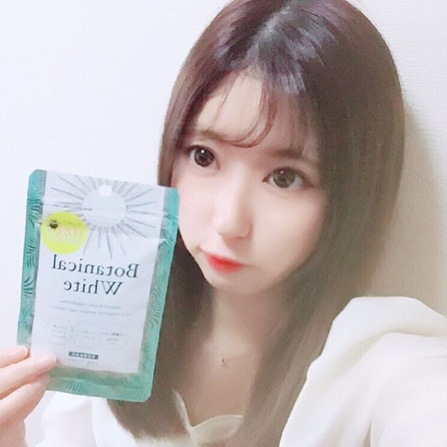 口コミ投稿：*ボタニカルホワイト*話題の飲む日焼け止めです✨飲むだけなので、日焼け止めが汗で取…