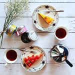 Afternoon tea :)午後の紅茶(。-∀-).#kusumitea #かにわしタルト #佐藤錦 #アールグレイ #差し入れ #さわやかティータイム #勝手にルノーブル40周年祭り…のInstagram画像