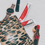 .UVスティックゼリー🌚🌝.モデルとかが良くインスタ載せてて気になってたやつ！(まいぷうとか)💜..日焼け止め塗り忘れたーって時も水なしゼリー状でどこでもUVケアできる🌞ビ…のInstagram画像
