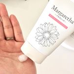 .マルガレッタ オールインワンゲルを使ってみました〜♡.産後にできやすいシミの生成を防ぐプラセンタエキスやグリチルリチン酸配合の美白オールインワンゲルです✨.こっくりとした…のInstagram画像