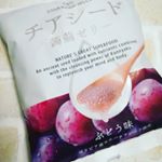 以前からモニターさせて頂いているチアシード蒟蒻ゼリー。今回はぶどう味をお試ししました！ぷちぷちとしたチアシードの食感はそのまま、ぶどうの甘さとフレッシュさをしっかり感じる美味しいゼリーです！…のInstagram画像