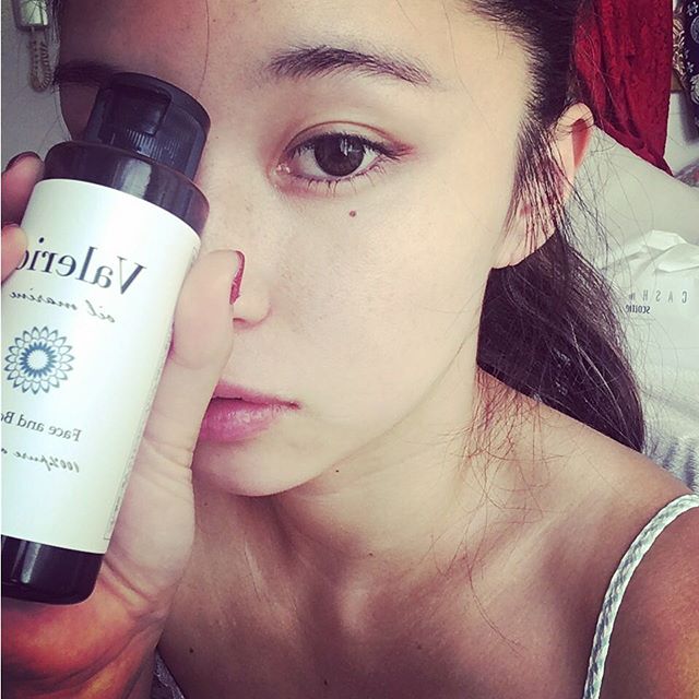 口コミ投稿：スクワランオイル初めて使った〜〜(⌒▽⌒)マッサージにつかうと気持ちいい🐙🎉🐙🎉 #スクワ…