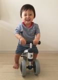D-bikeミニに乗っている息子の写真を追加で投稿します。