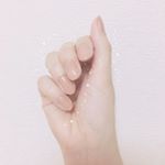 ⑅..ジェルネイルみたいでぷっくりつやつや✨肌なじみがいいネイルカラーですฅ•ﻌ•ฅ..#nail #nailstagram #pa #panail #beauty #co…のInstagram画像