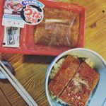 うな次郎うなぎのようで鰻じゃないうなる美味しさのうな次郎！見た目は鰻そのもの！冷凍庫に入れておいたら旦那が鰻だ！！と喜んでいました！食べてみても柔らかさ、鰻…のInstagram画像