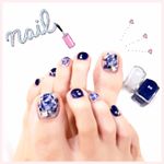 paのダイヤモンドダストネイルを使ってみました💅普通のラメとは違って、光を浴びると上品にキラキラと細かく輝いて綺麗です💎✨・写真の単色ネイビーは2度塗りです。1度塗りだと、透き通るよう…のInstagram画像