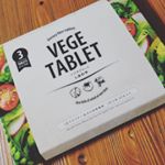 外出先や時間がないとき1包でサラダ1皿分の食物繊維を摂取できるベジタブレット1包に３粒入りレモンとグレープフルーツの味でお菓子を食べるような感覚で美味しくいただけます！サラダを食べて…のInstagram画像
