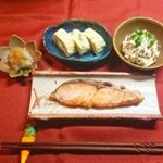#今日の晩ごはん の#一品「【ののじ】手のり香味おろし」という両面すりおろし器をモニターで頂いたので早速使用した料理を載せます！◆#焼き鮭◆#大根おろし「#ふわふわおろし 」ができる裏…のInstagram画像