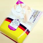 サロンフット 炭酸バブルタブレット😊足のニオイ汚れや垢を炭酸泡で落としてくれるタブレット。はじめにタブレットをお湯で濡らして、足をこすって汚れをとって、残ったタブレットをフットバスにするよ💓2…のInstagram画像