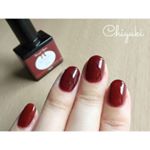 .ボルドーでワンカラーネイル💅🏻.#paネイル でお馴染みのディアローラ( @dearlaura_dl )様より、EB メゾンドジェルをお試しさせて頂きました😄(専用のLEDライト付き…のInstagram画像
