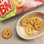 お気に入りのクッキー。できればおやつの時間も身体に良いものを取り入れたいのですが、たまには甘えてもいいかな。このクッキーのファニーな笑顔にこっちもつられます。'#ぐーぴたっ野菜クッキー…のInstagram画像