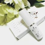 エステコスメのリップだから保湿力が高いのにベタベタしないしなめらかな塗り心地♡グロスや口紅の保護下地としても使っています。スティックタイプだから持ち運びも便利で…のInstagram画像