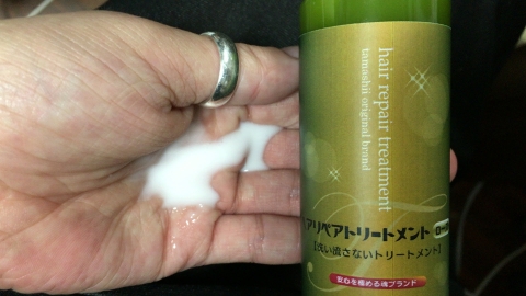 口コミ：ノンシリコン・洗い流さないヘアリペアで広がりケアの画像（2枚目）