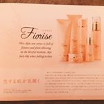 ＊コスメッツ様より、フィオライズ　サンプルセットをお試しさせていただきました🙋💕・8種類のサンプルＸ3袋❤️❤️豪華です～🙈💕💕淡いピンクが、大人かわいい🙆・29種の植物エ…のInstagram画像