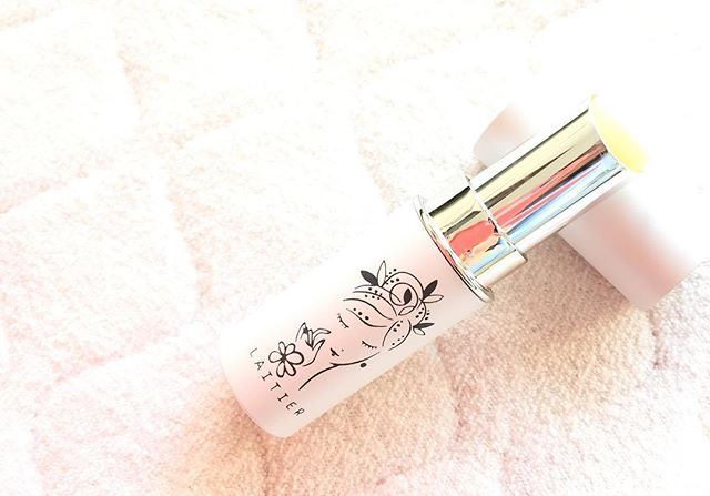 口コミ投稿：.レチエモイスチャーリップ✧‧˚.上品なケースに入った乳白色の保湿リップクリームです…