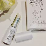 ..レチエ　モイスチャーリップ..エステティックサロンやプロメイク用として愛されているレチエ化粧品のモイスチャーリップ. 保湿成分、ホホバ油・シアバター・オリーブ油などの保…のInstagram画像