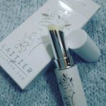 ..レチエ モイスチャーリップ💄💋✨.無着色・無香料 \1,800(税抜)エステサロンで発売中です！.保湿成分には ホホバ油 シアバターオリーブ油 ビタミンA,B,Eが…のInstagram画像