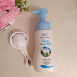 泡で出る洗顔料😌🌸💓レイヴィー フォームフェイシャルウォッシュ💆✨プッシュするとふわふわの軽い泡が気持ち良い洗顔料😌🌸💓ヤギミルク、アボガドオイル、ザクロエキスが配合され、しっとりとした優…のInstagram画像