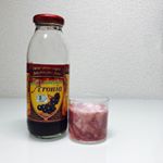 .アロニア果汁をお試ししました❤️アロニアはブルーベリーやラズベリーといった北米原産のベリー系のバラ科の一種です。なんとポリフェノールの一種であるアントシアニンの含有量がブルーベリーの5倍…のInstagram画像