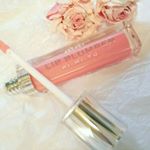 ..育む、美容液。H I ・M I ・ T Uシークレットリッププランパー💋...*.\4,000(税別)全5色の中から私は301SAKURA肌になじむナチュラルピンク…のInstagram画像