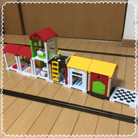 口コミ：BRIO ヴィレッジ ホームセット & 追加パック モニターの画像（11枚目）