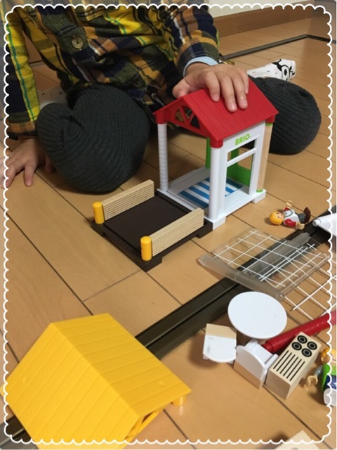 口コミ：BRIO ヴィレッジ ホームセット & 追加パック モニターの画像（8枚目）