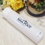 #サロンフット　#薬用デオドラントフットクレンジング 足専用のクレンジングで、気になる足のニオイをケア。オイルインジェルがニオイの元となる汚れをディープクレンジングしながら、有効成分がニオイの…のInstagram画像