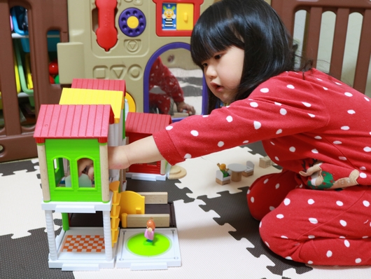 口コミ：BRIO ヴィレッジ ホームセット＆ヴィレッジ 追加パックの画像（11枚目）