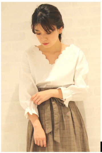 口コミ：襟も袖も可愛い♡&byP&D　スカラ刺繍キャンディスリーブカットソー♡の画像（7枚目）