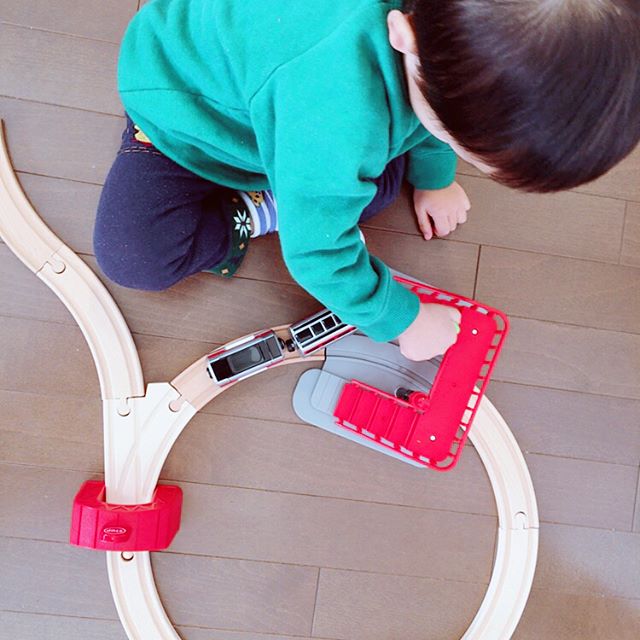 口コミ投稿：✨BRIO World スマートテックアクショントンネルトラベルセット✨レールに電車を走らせ…