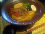 「温かいうどん」の画像（1枚目）