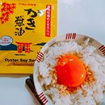 今日のお昼ごはん＊＊＊＊＊＊卵かけご飯＊野菜炒め＊一口チキンカツ＊＊＊モニターで頂いた#アサムラサキ さんのかき醤油を使って卵かけご飯にしました。高級なだし…のInstagram画像
