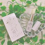 アルコールフリー、無着色、無香料なだけあって、唇がすぐカサカサ、ヒリヒリする私でも使えました！パッケージも高級感あって◎！！*****#コスメティックアイーダ #リップ…のInstagram画像