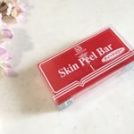 スキンピールバー ティートゥリーは、ニキビに悩む人に使って欲しいソープ。ほんのりピンクの泡でお肌を包み込むように洗います。ピーリング効果のあるフルーツ酸も入っていて、洗い上がりの肌は、ツルピカに。…のInstagram画像