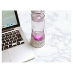 以前から水素水はパウチを購入したりしていたのですが水素が抜けるというのが気になっていました💦今回お試しさせて頂いた携帯水素水生成器AquaPerfect💫.使い方はとっても簡単♪まずは…のInstagram画像