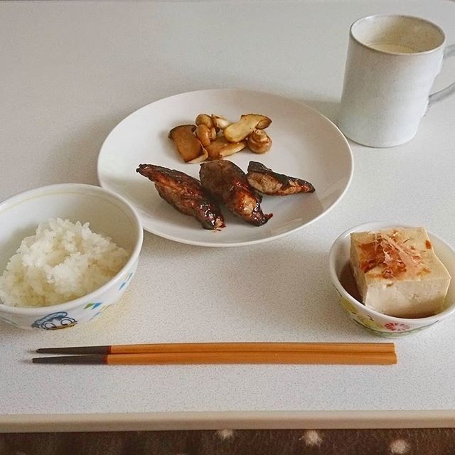 口コミ投稿：お昼ごはんは桃豚のヒレステーキ🐖半額だったので思わず買ってきてしまった💕.食べすぎ…