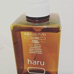 #100％天然由来 で効果と優しさにを追求したシャンプー「haru」これ、ここ最近一番使ってるかも😊#ノンシリコン だけどきしまないし、絡んだりもしないし、頭皮もかゆくならない(*´▽｀*…のInstagram画像