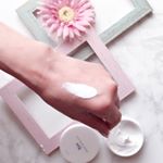 ・・・✨プラスシロクリームHQ 【プラスキレイ】✨ハイドロキノン専門店が作った美白化粧下地・白いクリームのメイクアップ効果によりお肌を明るく見せてくれる化粧下地クリーム。ハイド…のInstagram画像