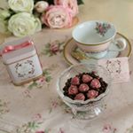 メサージュ・ド・ローズmessage de rose🌹可愛い🌹のチョコレート🍫メサージュ・ド・ローズとはフランス語でバラの伝言という意味です😌🌸💓 可愛いピンクのバラ、ショコラローズは…のInstagram画像