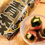 好き嫌いがけっこう別れる黒にんにくですが、熟成黒にんにくには、生のにんにくの役割10倍の酸化力があって、色からも分かるようにポリフェノールも豊富です。・白い福地ホワイト六片が、真っ黒で…のInstagram画像