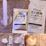 フォーマルクライン美白炭酸ジェルパックをお試し♪・エステでよくある炭酸ジェルパックが自宅で出来るなんてうれしい限り😆・リキッドとパウダーをかき混ぜてヘラを使って顔全体になじ…のInstagram画像